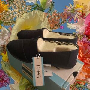 TOMS Classic Black Canvas Shoes